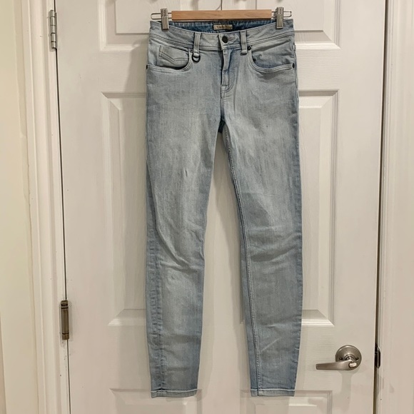 Burberry Brit Westbourne Skinny Ankle Jeans - Picture 3 of 15